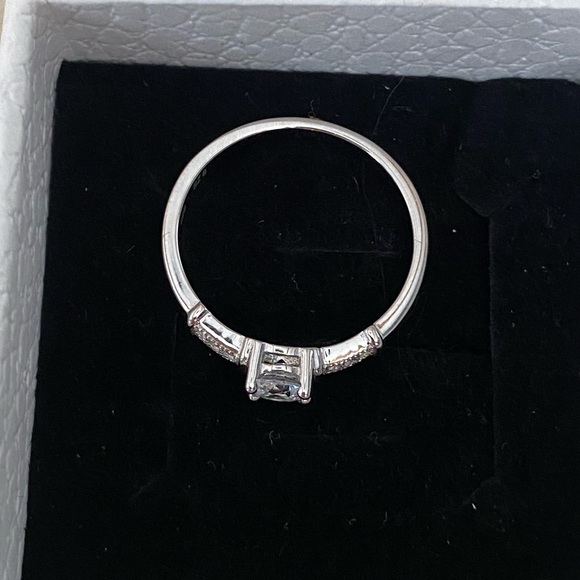 NEW Cubic Zirconia Ring, size 8 - Picture 3 of 5